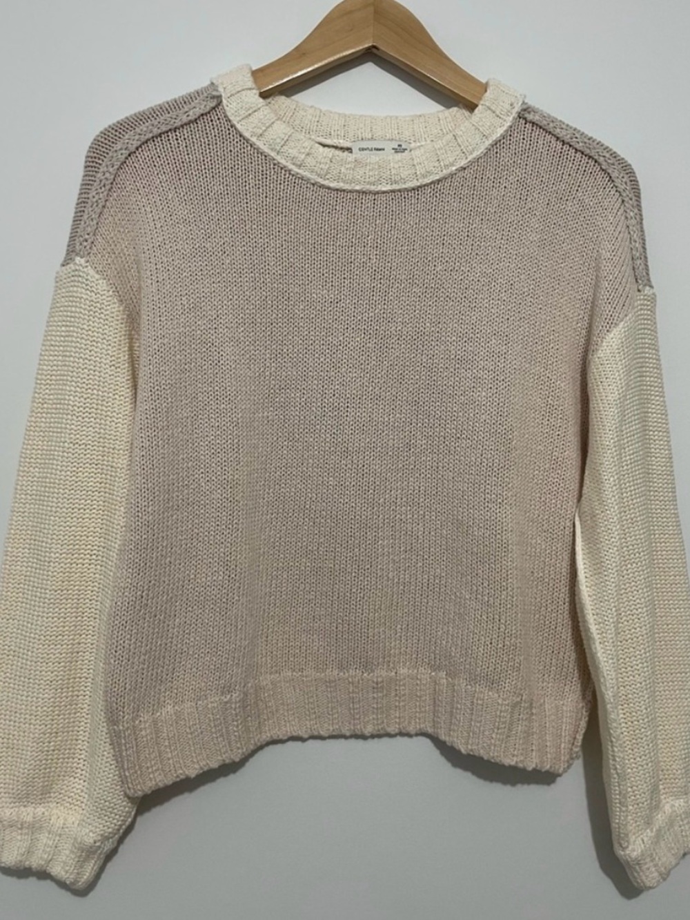 Crewneck Colorblock Knit Sweater in Beige and Cream